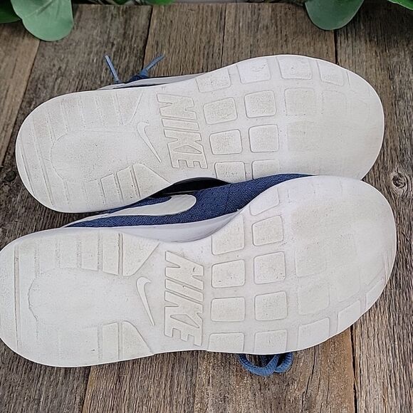 Nike women's Tanjun sneaker ocean fog/white Size 6 - Picture 8 of 9